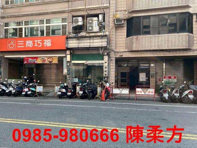 嘉義西區店面-9